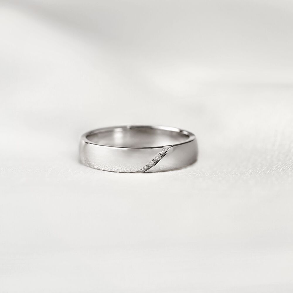 Bague sur mesure en platine 950 millièmes