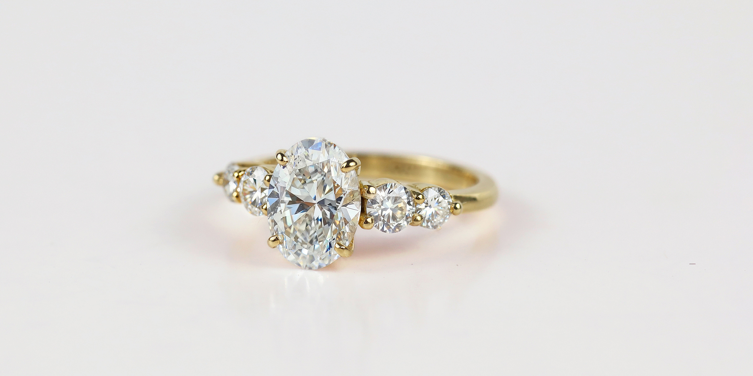 Bague Jasmée modifiée, en or jaune 750 millièmes et diamant