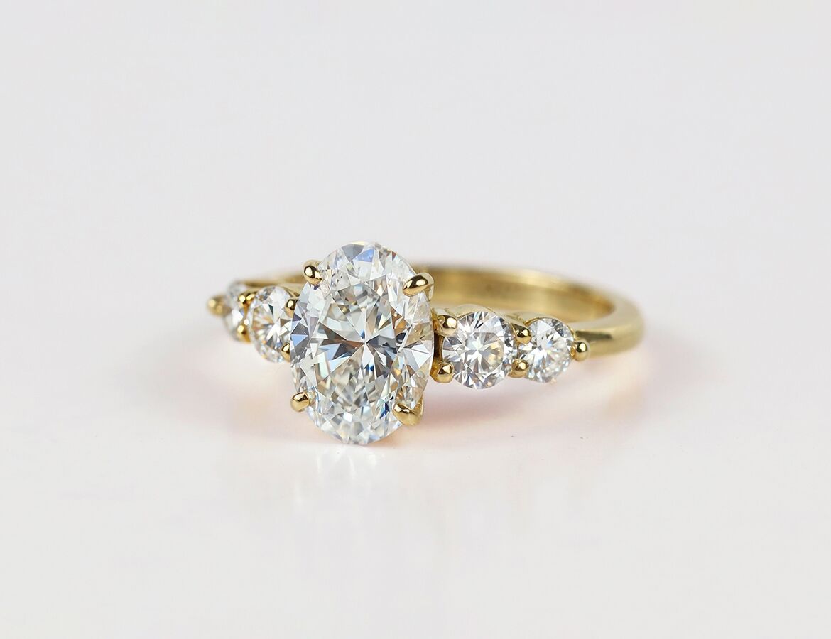 Bague Jasmée modifiée, en or jaune 750 millièmes et diamant