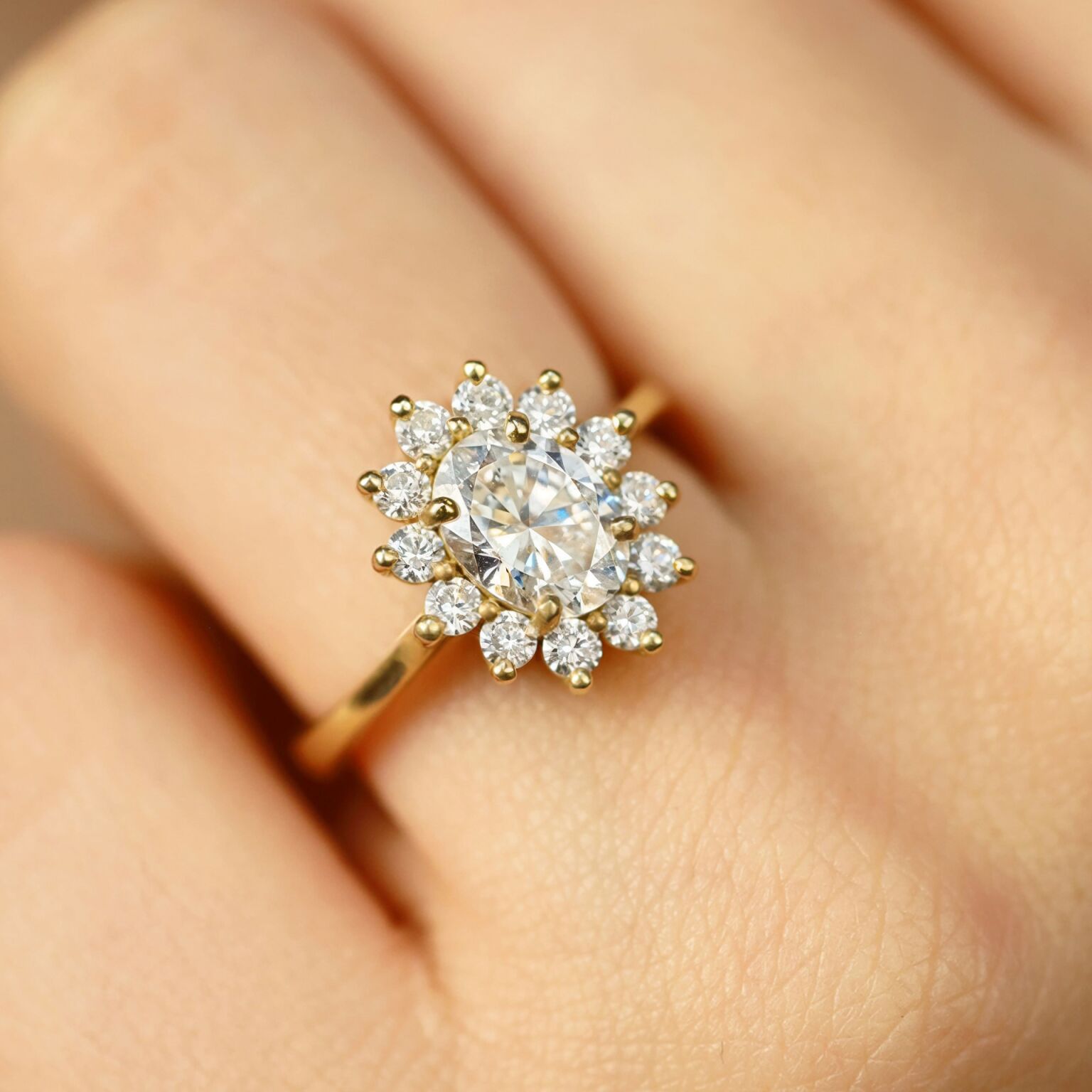 Bague Edelweiss modifiée, en or jaune 750 millièmes et diamant de laboratoire