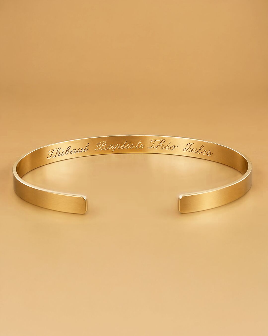 Gravure anglaise sur bracelet sur mesure
