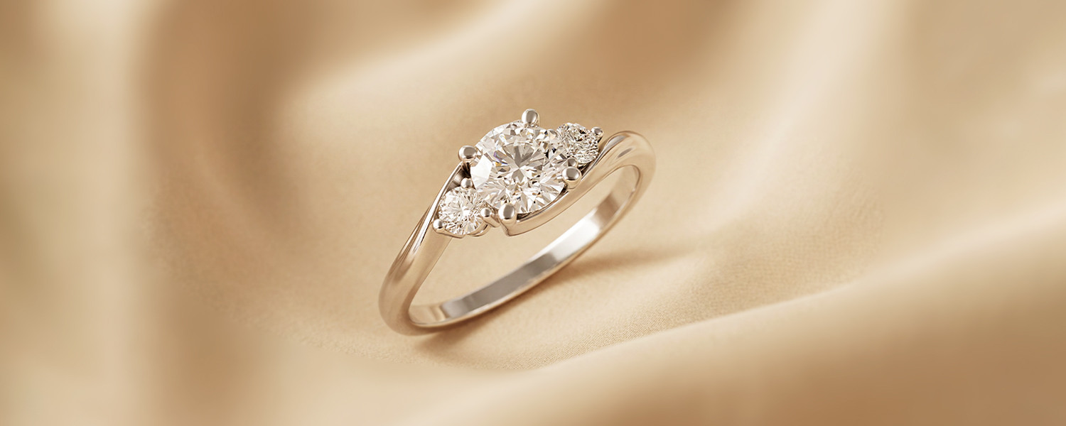 Bague de fiancaille en platine pour femme - Maison Salmon