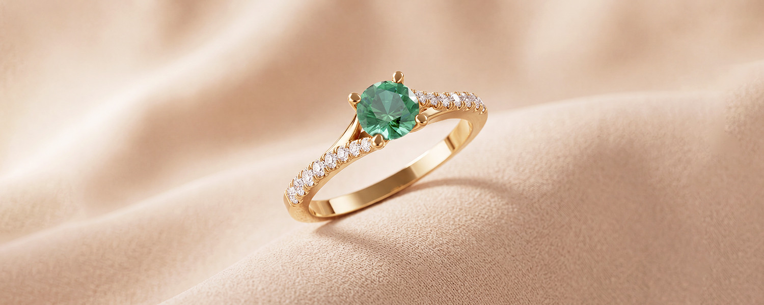 Bague de fiancaille en emeraude pour femme - Maison Salmon