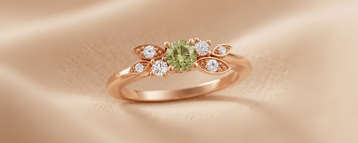 Bague de fiancaille en péridot pour femme - Maison Salmon