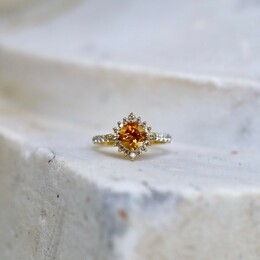 Personnalisez Aurore ! 🧡

En exclusivité pour notre nouveau Rituel Créa, choisissez votre pierre centrale entre les 4 précieuses : saphir, rubis, diamant et émeraude ainsi que quelques pierres fines ; grenat, citrine et Aigue-Marine 💎

#bague #nouveauté #personnalisation #joaillerie #surmesure #citrine #aiguemarine #grenat