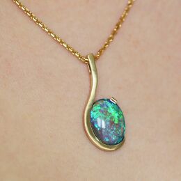 Un collier sur-mesure en or jaune 750 millièmes révélant une magnifique opale aux reflets chatoyants ! ✨

Vous aimez ? 💙

#opale #collier #surmesure #personnalisation #or #or750 #joaillerie #ateliersparisiens #madeinfrance
