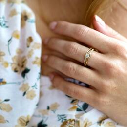 Personnalisez votre bague Ankara avec une touche de glamour 🌸

Nous sommes ravis de vous présenter notre nouvelle pierre dans la personnalisation de la bague: une magnifique tourmaline rose disponible directement en ligne.

Parfait pour l'été, cette pierre douce et chaleureuse apportera une touche de couleur et de brillance à votre look ✨. 
N'attendez plus pour faire de votre bague Ankara un bijou unique et personnel !

#bijou #bague #personnalisation #joaillierieparis #joailleriebordeaux